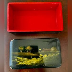 VTG Signed ‘Strueva 91’ Russian Hand Painted Black Lacquer Box. L7.5”/W4”/D2”